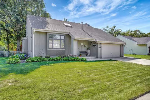 2505 Southwood Dr, Champaign, IL 61821