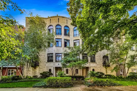 2223 W Farwell Ave #2W, Chicago, IL 60645