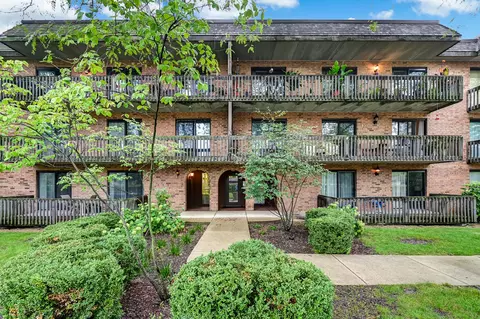 444 Redondo Dr #205, Downers Grove, IL 60516