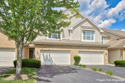 166 Fountain Grass Cir, Bartlett, IL 60103