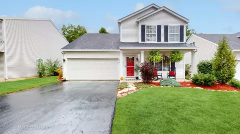 374 E Quaker Hollow Ln, Round Lake Beach, IL 60073