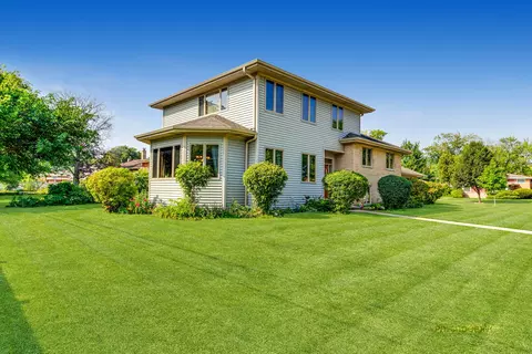 1865 Everett Ave, Des Plaines, IL 60018
