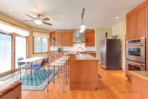 1865 Everett Ave, Des Plaines, IL 60018 photo 16