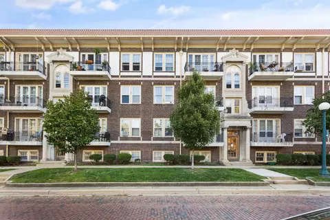 410 N Prairie St #5, Champaign, IL 61820