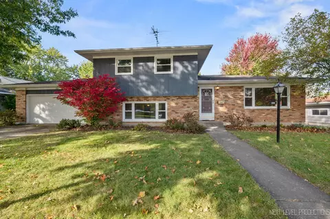 100 N Airlite St, Elgin, IL 60123