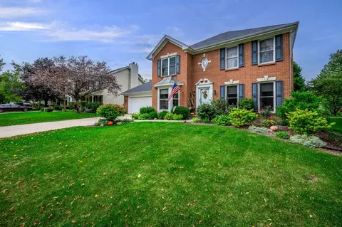 1005 Berkshire Ct, Sycamore, IL 60178