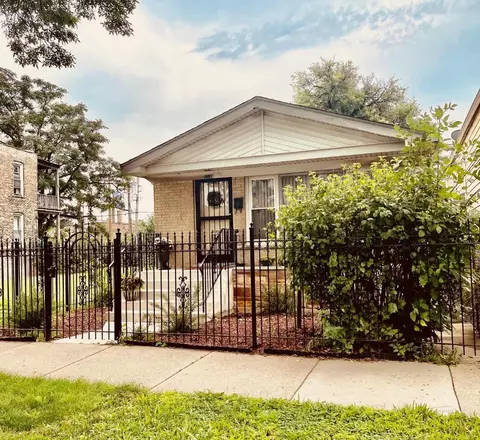 4827 W Congress Pkwy, Chicago, IL 60644