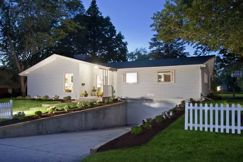 106 Wesley St, Barrington, IL 60010