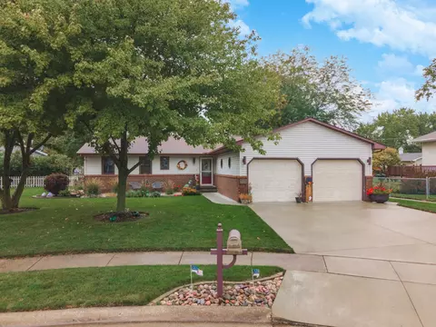 703 N Mohave Dr, Pontiac, IL 61764