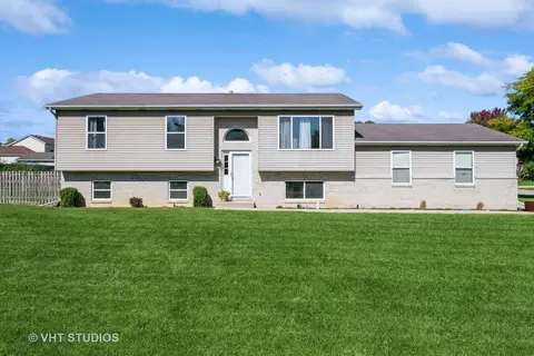 940 Washington Ave, Winthrop Harbor, IL 60096