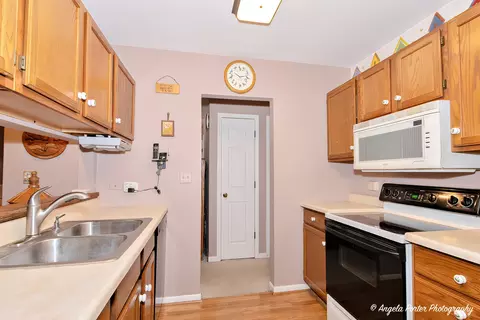 1200 Sunset Dr, Holiday Hills, IL 60051 photo 11