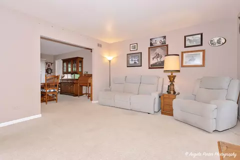 1200 Sunset Dr, Holiday Hills, IL 60051 photo 3