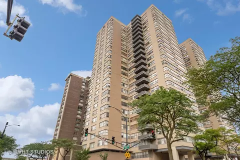 6301 N Sheridan Rd #23G, Chicago, IL 60660