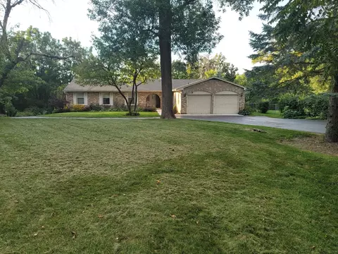 302 Highland Ave, Algonquin, IL 60102 photo 1