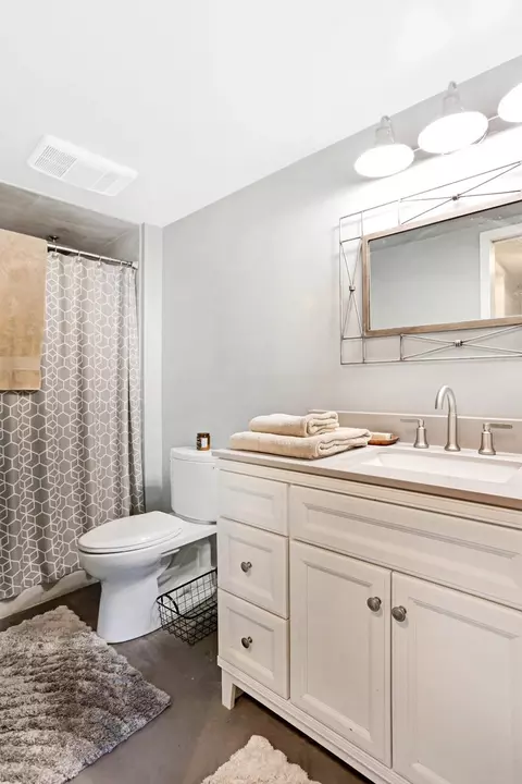 704 Devonshire Dr, Champaign, IL 61820 photo 28