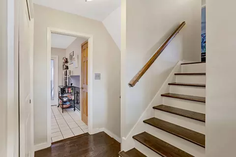 704 Devonshire Dr, Champaign, IL 61820 photo 6