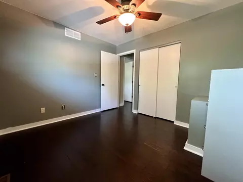 704 Devonshire Dr, Champaign, IL 61820 photo 22