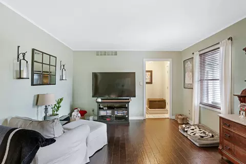 704 Devonshire Dr, Champaign, IL 61820 photo 8