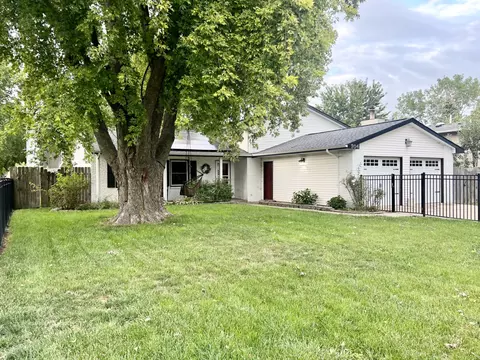 704 Devonshire Dr, Champaign, IL 61820