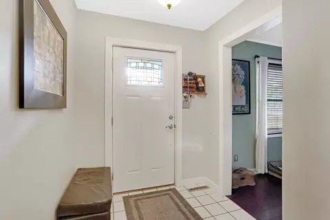 704 Devonshire Dr, Champaign, IL 61820 photo 5