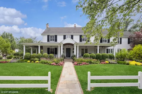 1305 Maple St, Western Springs, IL 60558