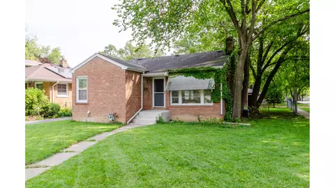 203 N Yale Ave, Villa Park, IL 60181