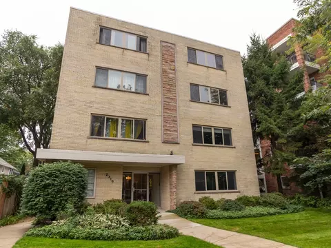 2710 Central St #4W, Evanston, IL 60201