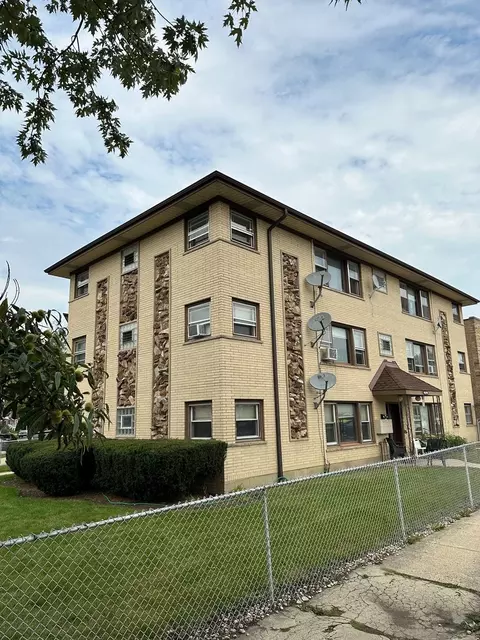 8162 W Forest Preserve Dr #1W, Chicago, IL 60634