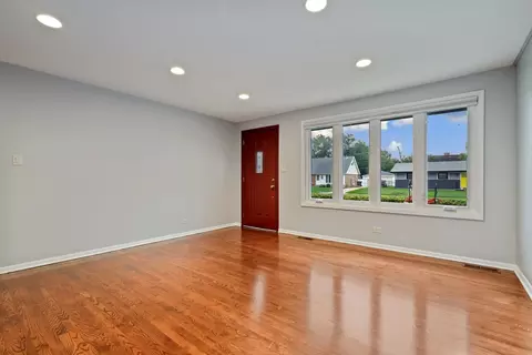 7108 Stanford Dr, Bridgeview, IL 60455 photo 4
