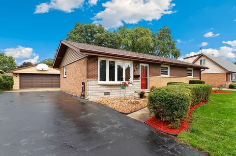 7108 Stanford Dr, Bridgeview, IL 60455 photo 2