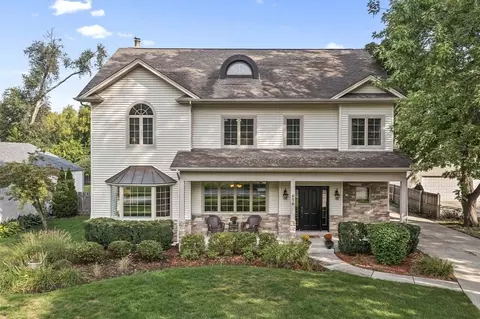 616 W Oriole Ln, Mount Prospect, IL 60056