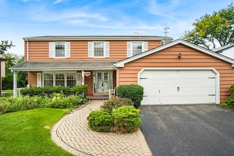 637 Independence Ave, Westmont, IL 60559