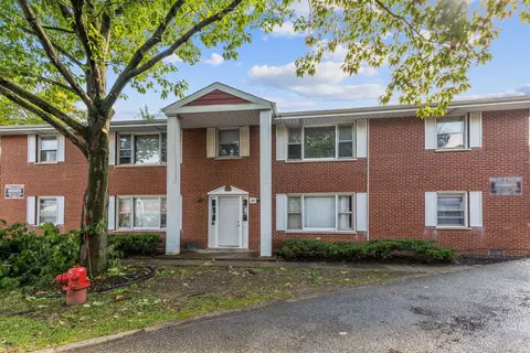 5 Thomas Ct, Richton Park, IL 60471