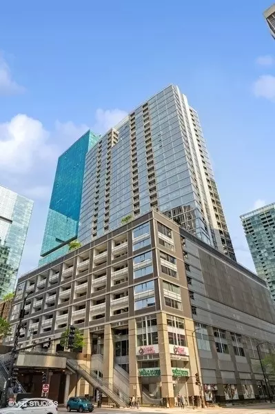 240 E Illinois St #2406, Chicago, IL 60611