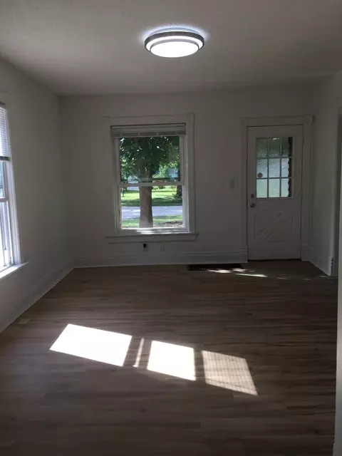211 Locust St, Marengo, IL 60152 photo 6