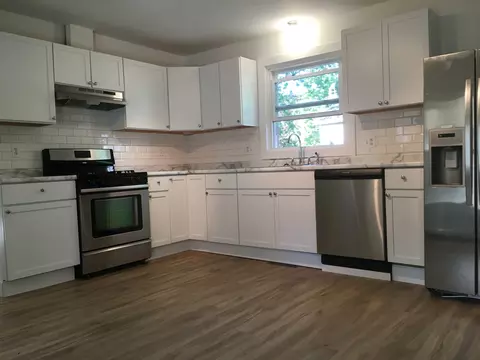 211 Locust St, Marengo, IL 60152 photo 3