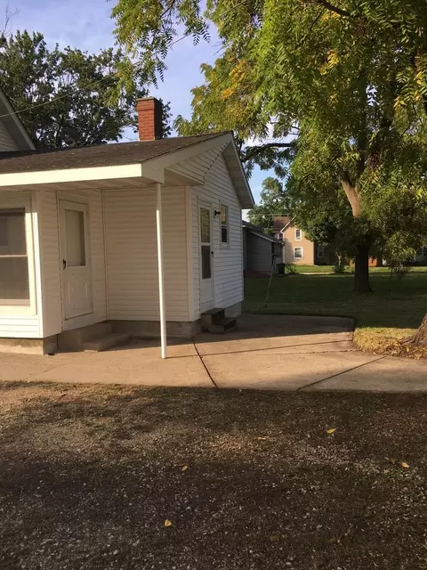 211 Locust St, Marengo, IL 60152 photo 17