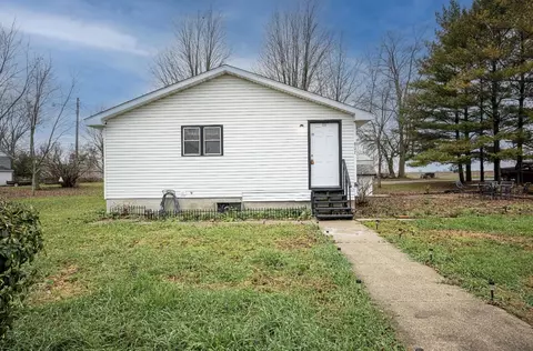 807 3rd St, Beaverville, IL 60912
