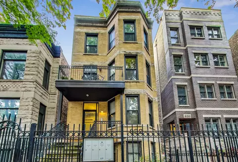 832 W Roscoe St #2, Chicago, IL 60657