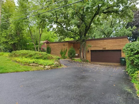 263 Banbury Rd, Mundelein, IL 60060