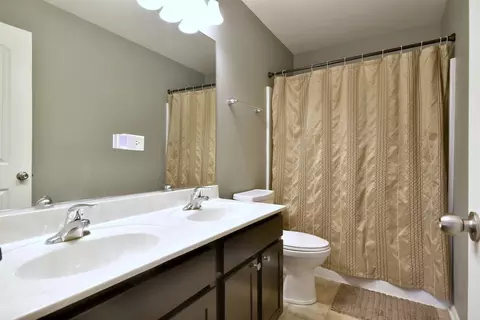 250 Norway Dr, Bartlett, IL 60103 photo 24