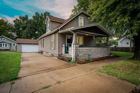 805 S Livingston St, Bloomington, IL 61701