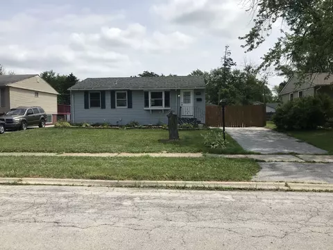 17 N Sycamore Ln, Glenwood, IL 60425