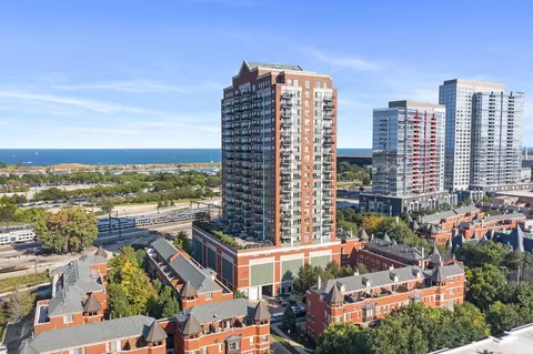 1717 S Prairie Ave #1202, Chicago, IL 60616