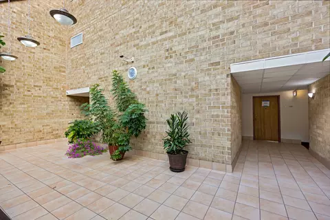 5600 Astor Ln #112, Rolling Meadows, IL 60008 photo 3