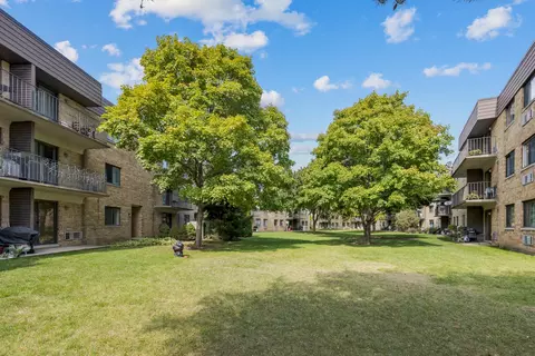 5600 Astor Ln #112, Rolling Meadows, IL 60008 photo 14