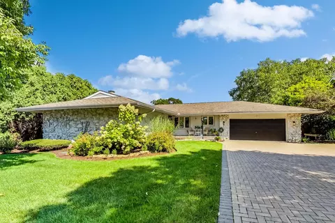 5 Shoshoni Trl, Lake Villa, IL 60046
