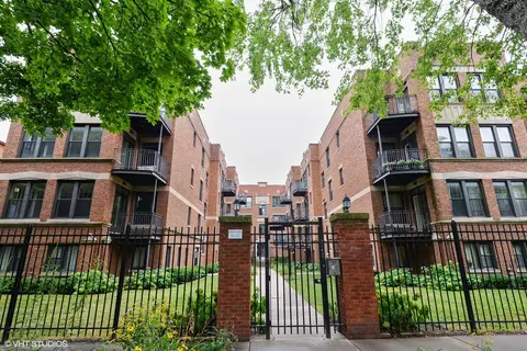 1627 W Fargo Ave #3N, Chicago, IL 60626