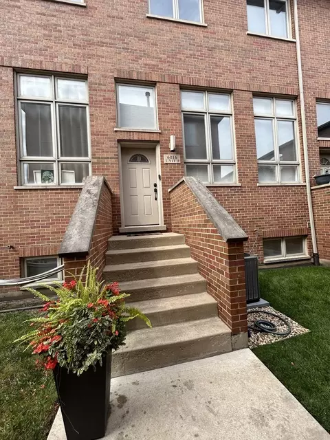 6816 W 65th St #2, Chicago, IL 60638