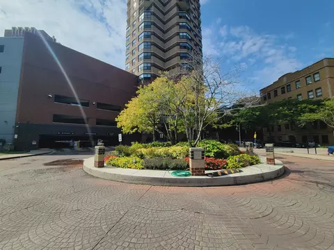 3660 N Lake Shore Dr #3606, Chicago, IL 60613